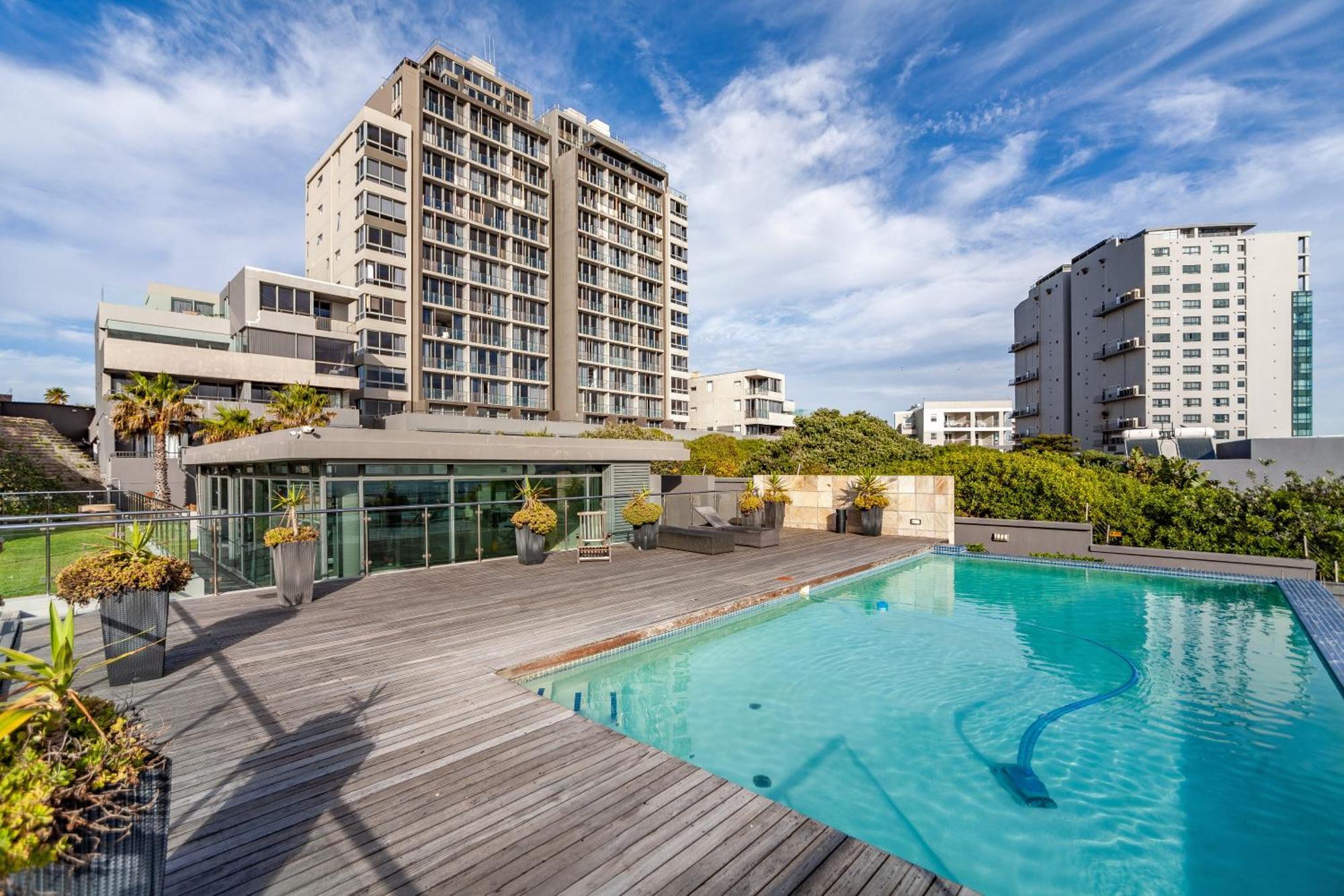 Modern Beachfront With Ocean Views - Infinity G9, Blouberg, Cape Town Блаубергстранд Экстерьер фото