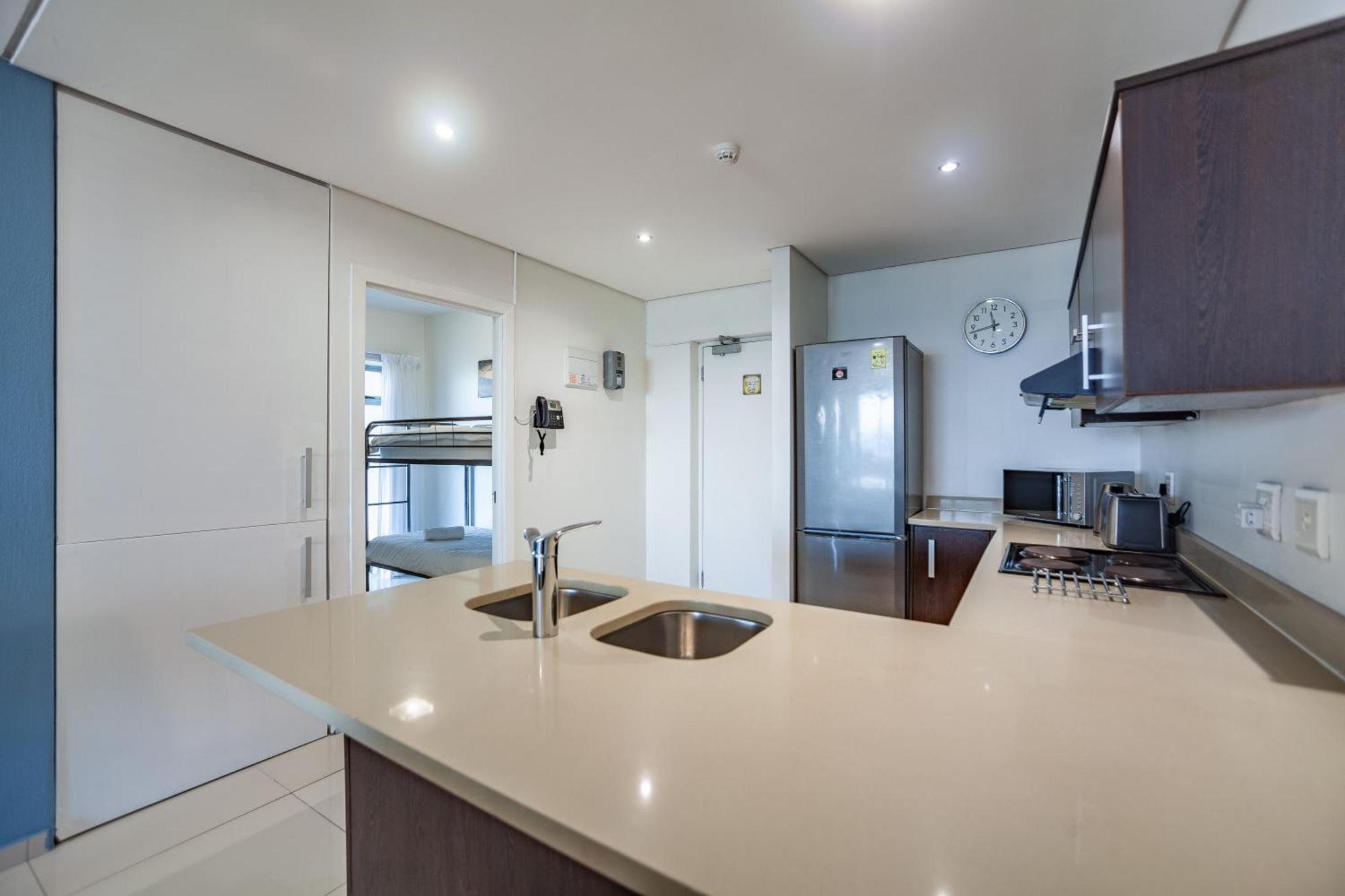 Modern Beachfront With Ocean Views - Infinity G9, Blouberg, Cape Town Блаубергстранд Экстерьер фото